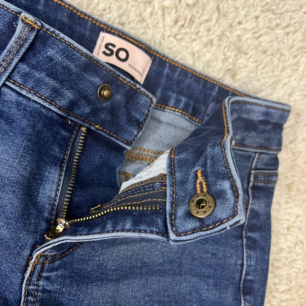 Kids Size 10 SO Mid Rise Distressed Bermuda Shorts NWT - Picture 4 of 10